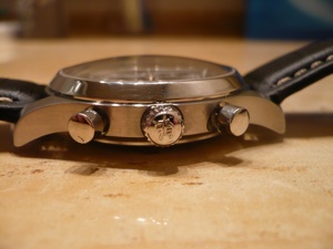 Qui saurait me dater cette Hamilton Khaki chrono ? Hamilton3828-03preview
